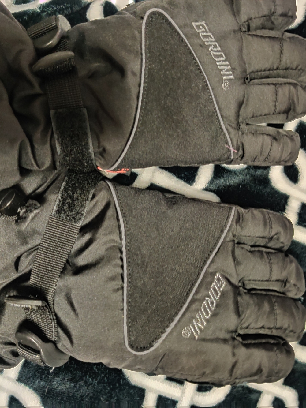 Men's Black Insulated Winter Gloves